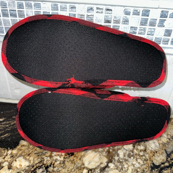 Dad Bear Women's Buffalo Check Christmas Slippers 9-10 Medium NWOT New - Picture 6 of 7